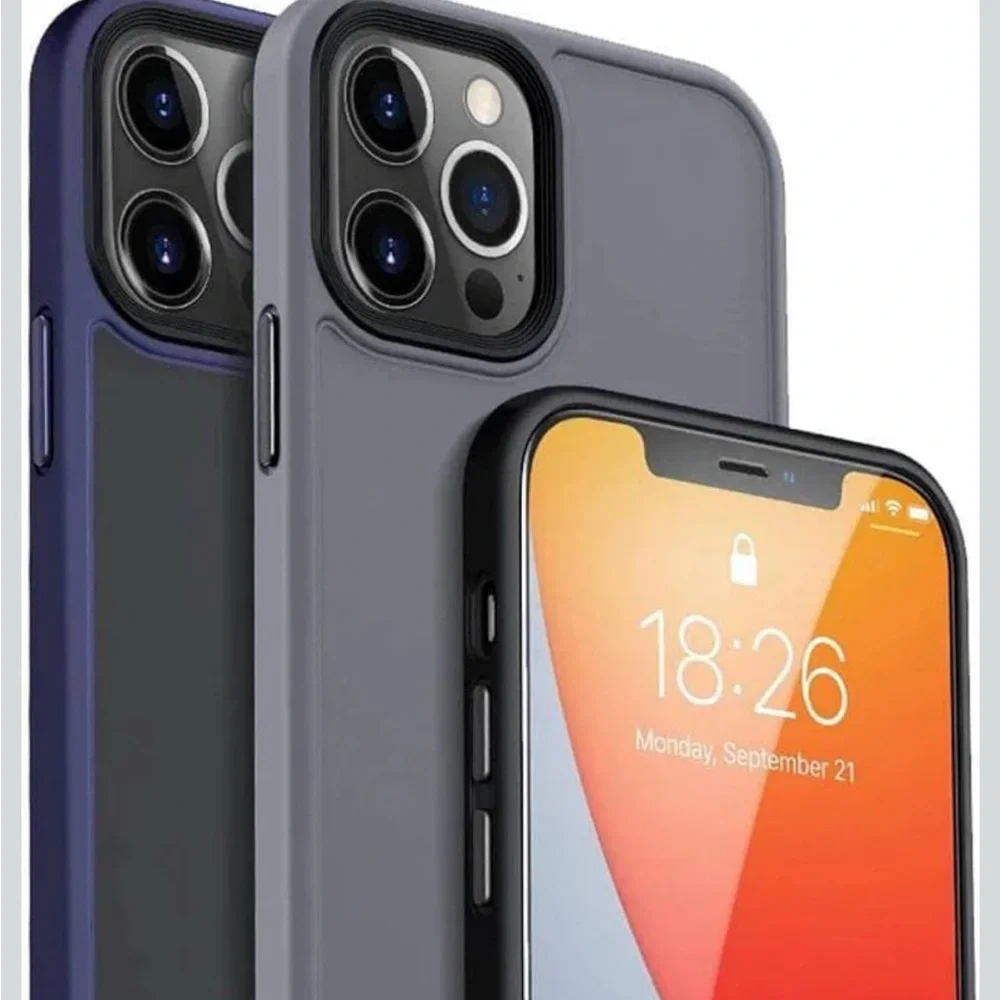 Black • Protective • iPhone 15 Case •